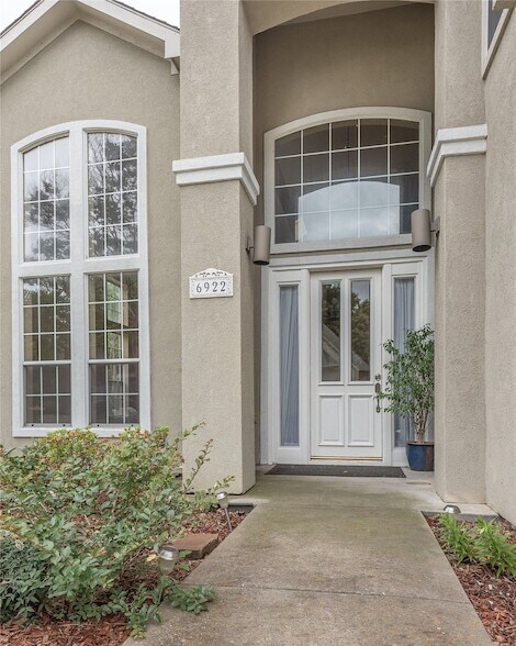 Foto del edificio - 6922 Clear Springs Cir