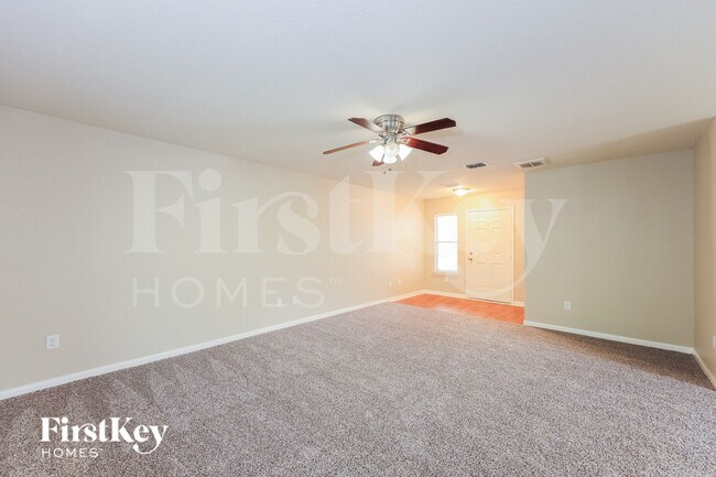 Foto del edificio - 5831 Forest Canyon