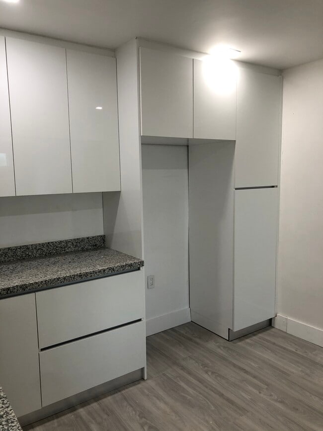 Building Photo - 17150 NE 23rd Ave