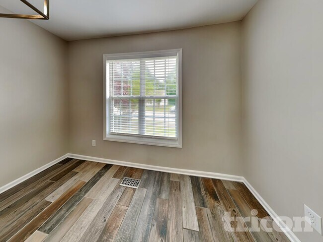 Building Photo - 1117 Woodbriar St