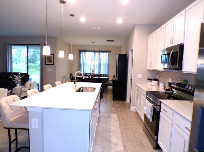Building Photo - 2871 Armenia Rd