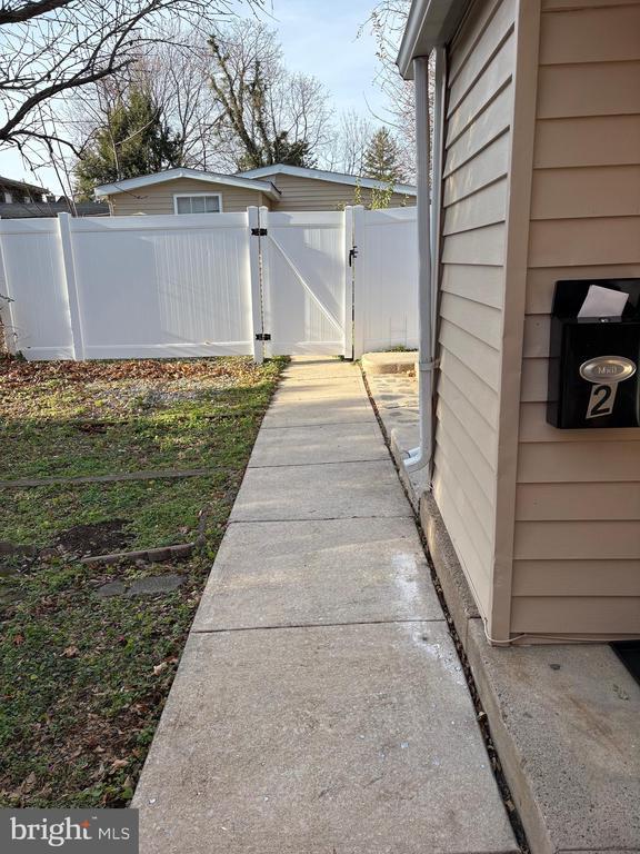 Foto principal - 7330 Sycamore Ave