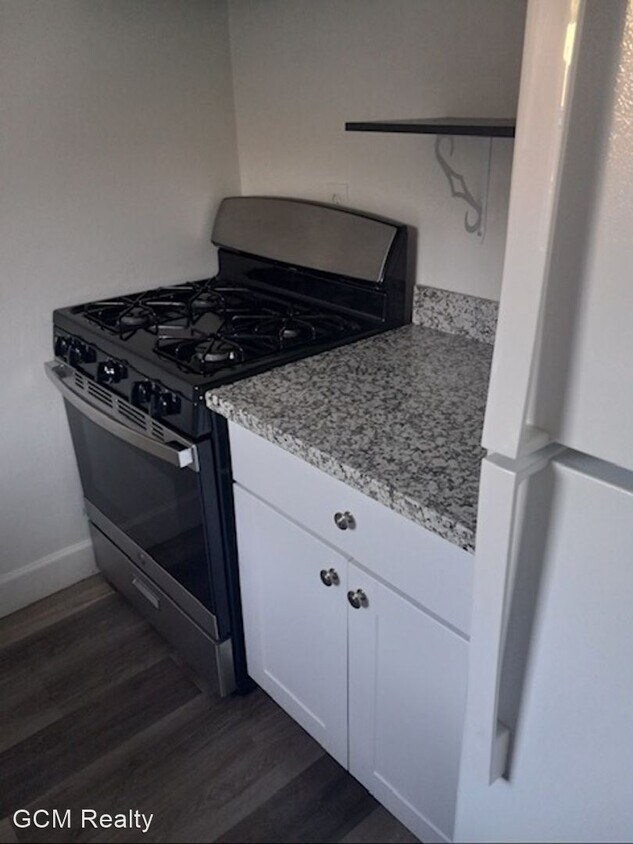 Primary Photo - 2 br, 1 bath House - 1560 Pine St #3