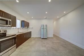 Building Photo - 3 br, 2 bath House - 19 NE 48th St