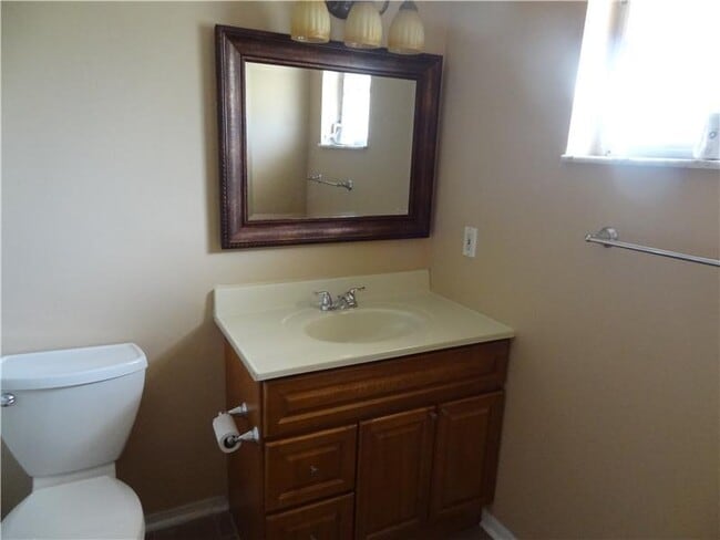Building Photo - 6120 SW 48th Ct