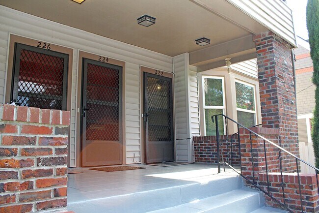 Foto del edificio - 222-228 NE 29th Avenue