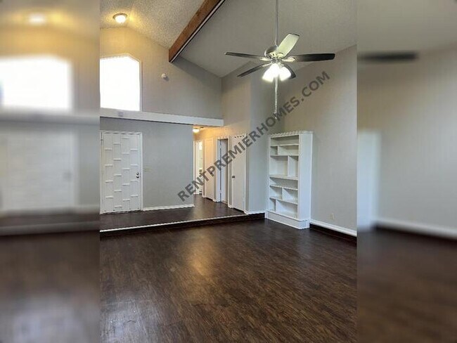 Foto del edificio - 8913 N Davis Ave