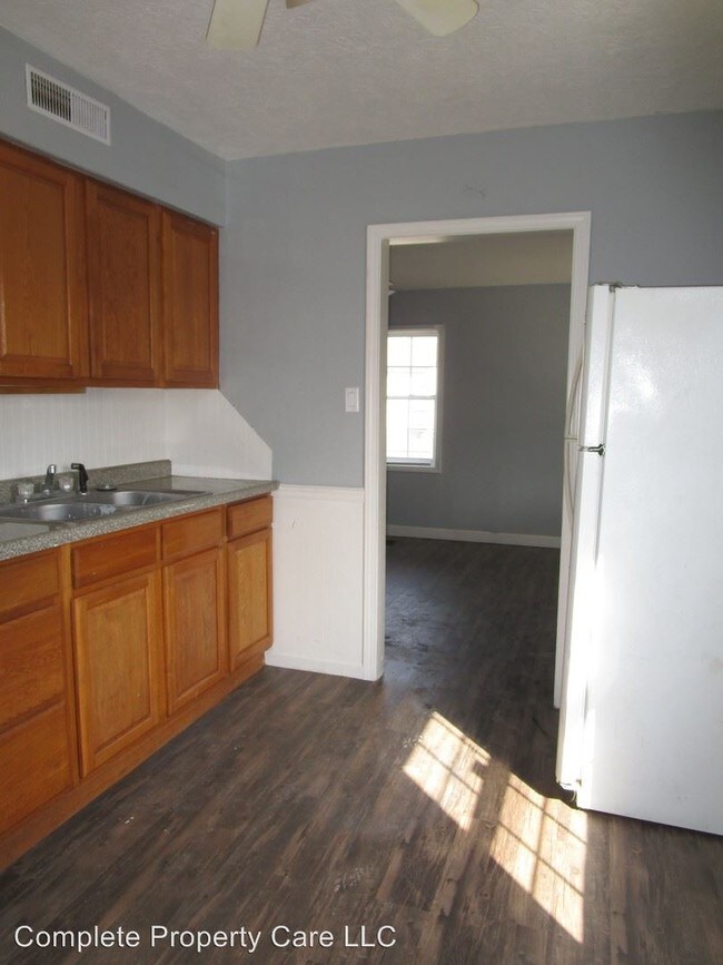 Building Photo - 2 br, 1 bath House - 2201 S. Vine