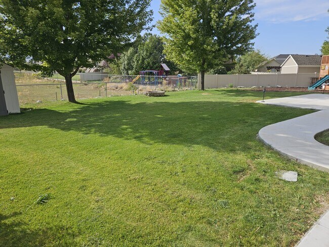 Building Photo - 1879 W Colony Pointe Dr