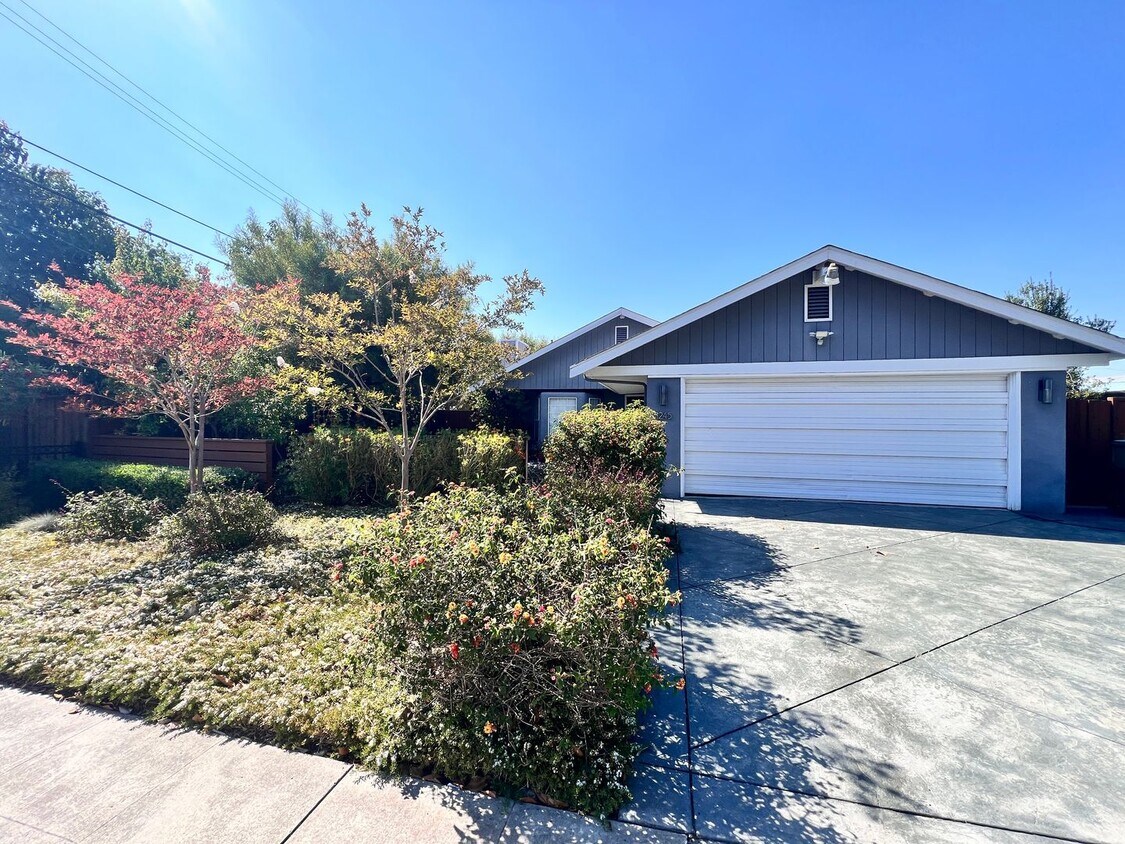 Foto principal - Beautifully Maintained Modern 3 Bedroom Ho...
