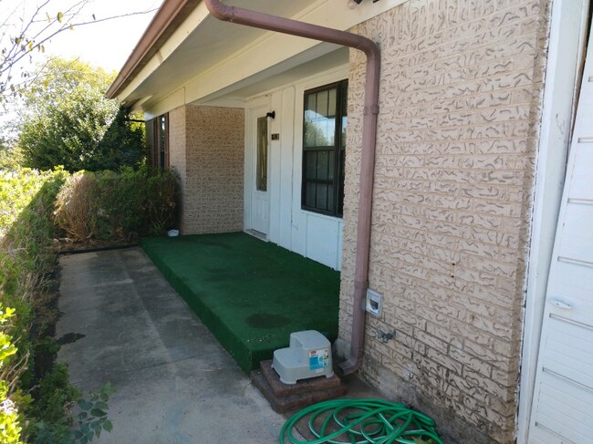 Building Photo - 1201 Sublett Ave