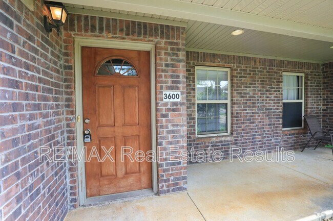 Building Photo - 3600 SW Deerfield Blvd