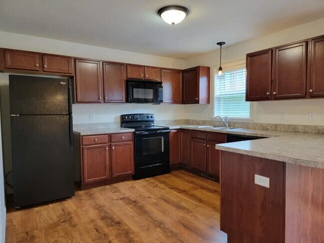 Foto del edificio - 639 Winding Ln