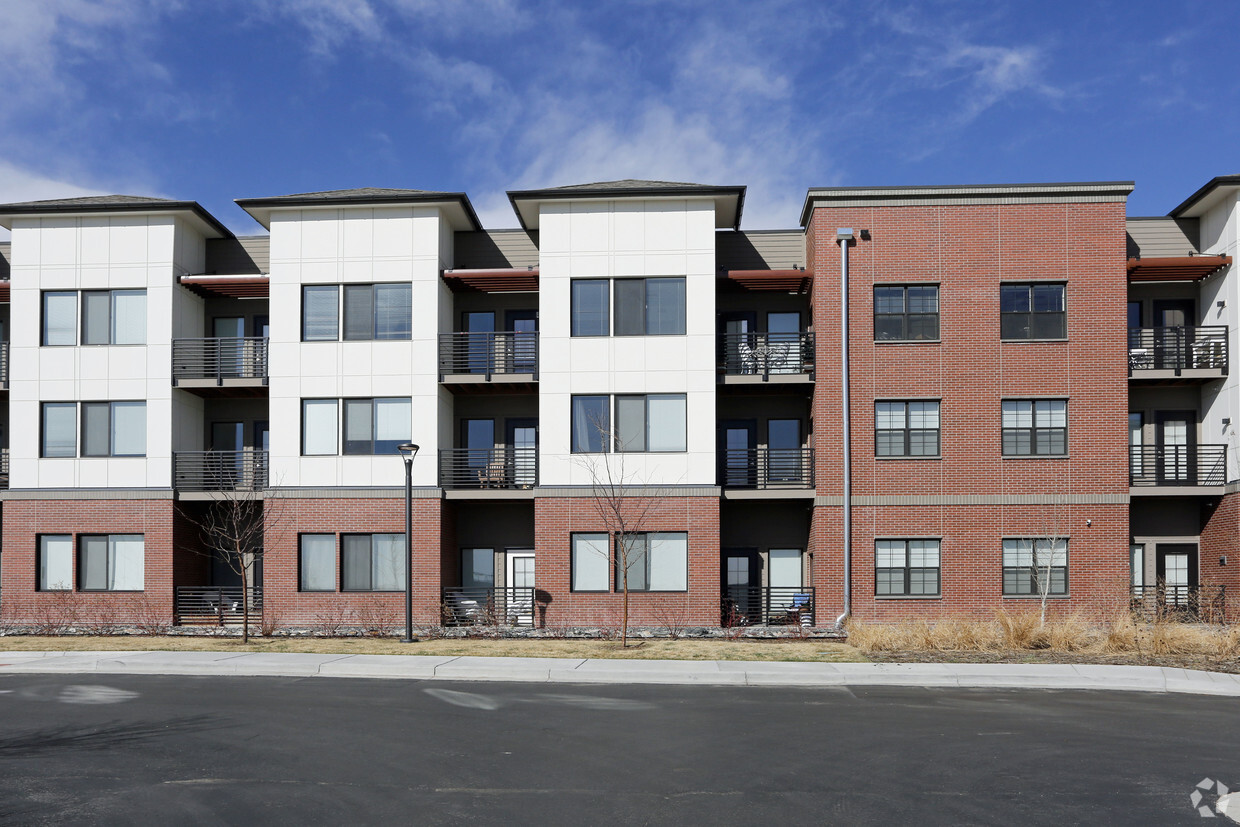 Foto del edificio - Hidden Lake Homes