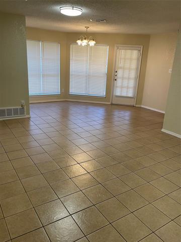 Foto del edificio - 6905 W Cleburne Rd