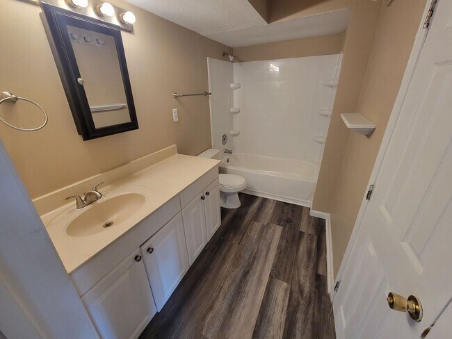 Foto del edificio - 1339 Parkamo Ave 3BR/1BA (Hamilton)