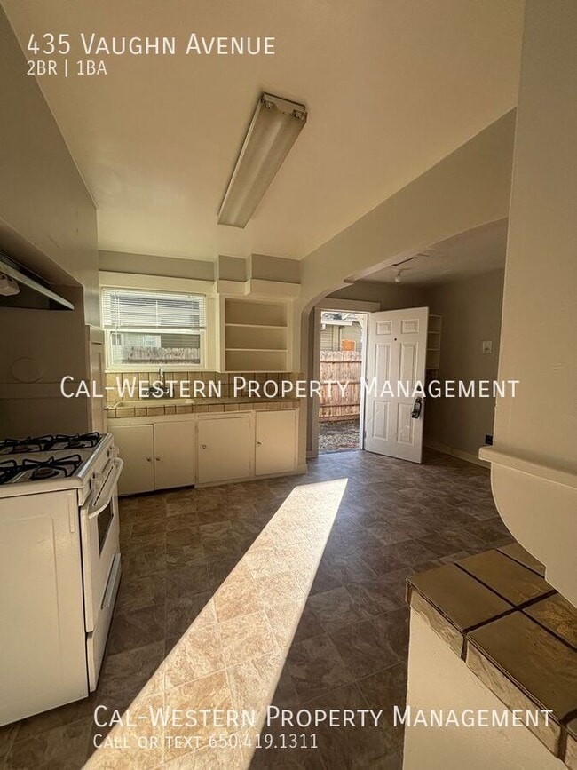 Foto del edificio - 435 Vaughn Ave