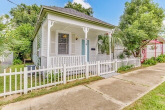 Building Photo - 516 W Gadsden St