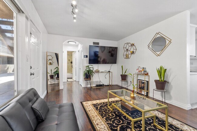 Foto del edificio - 5510 Adelaide Ave