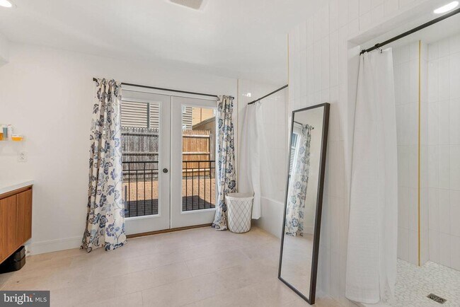 Foto del edificio - 2117 Clymer St