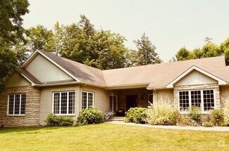 Building Photo - 3410 Greenwood Rd