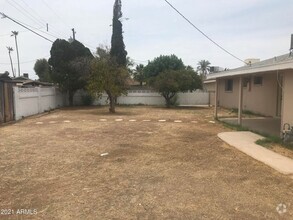 Building Photo - 1005 E Alameda Dr