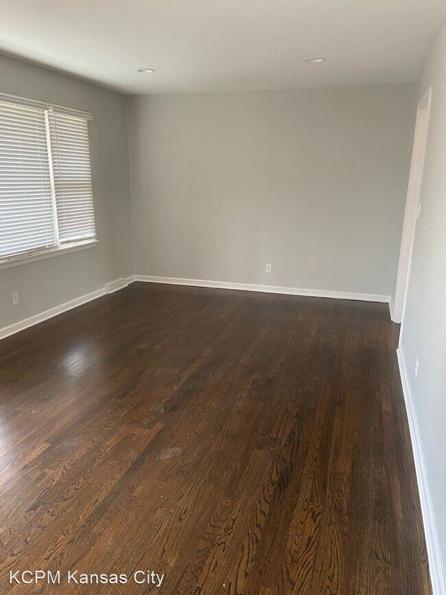 Foto del edificio - 3 br, 1.5 bath House - 9015 E 73rd Street