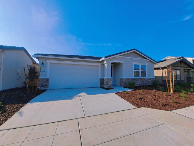 Foto del edificio - Recently Built Home Available Soon!