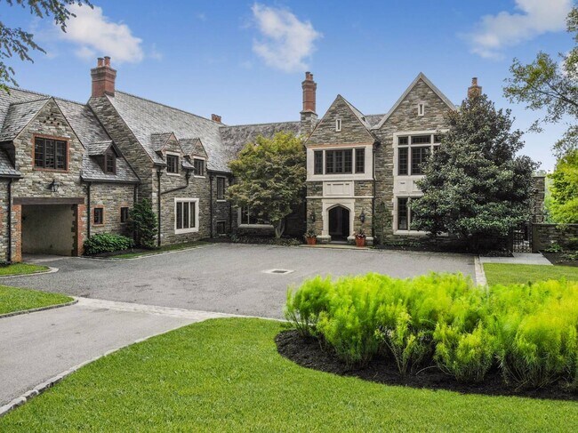 Foto del edificio - 100 Maple Hill Rd