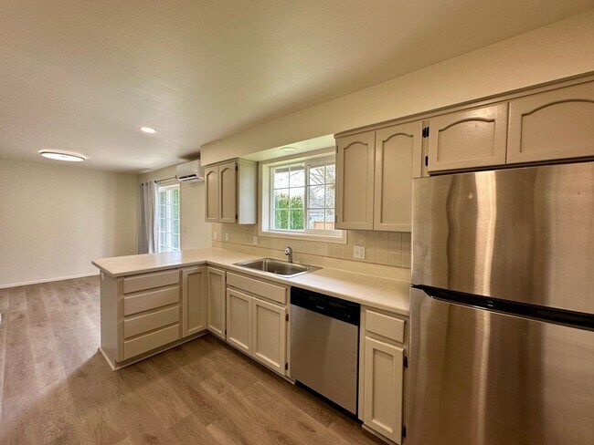 Foto del edificio - 905 Nooksack Rd