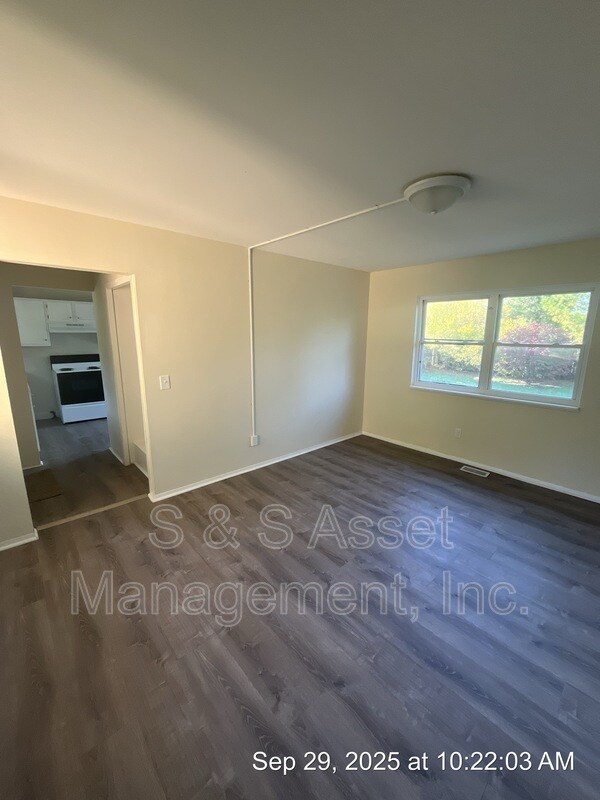 Foto del edificio - 3625 Coachlight Common St