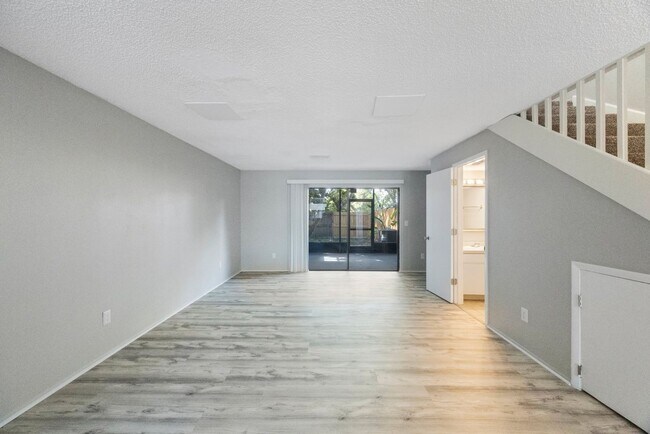 Foto del edificio - Renovated Town Home 2 bedroom 1.5 bath ** ...