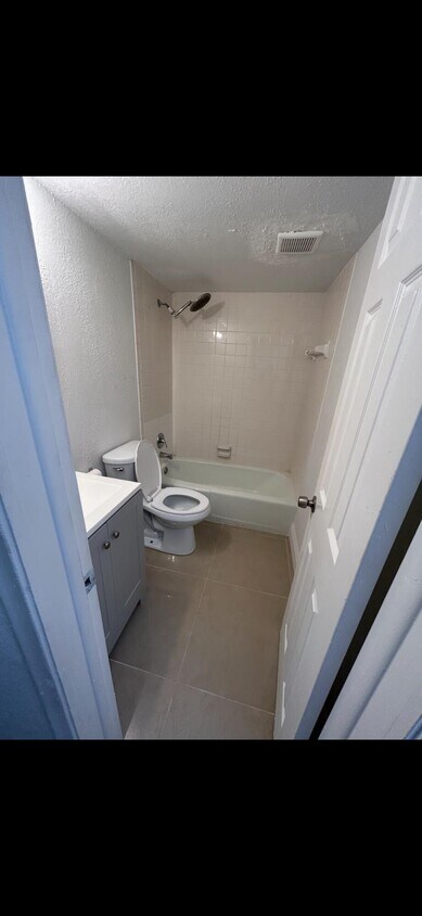 Primary Photo - 8704 NW 35th St