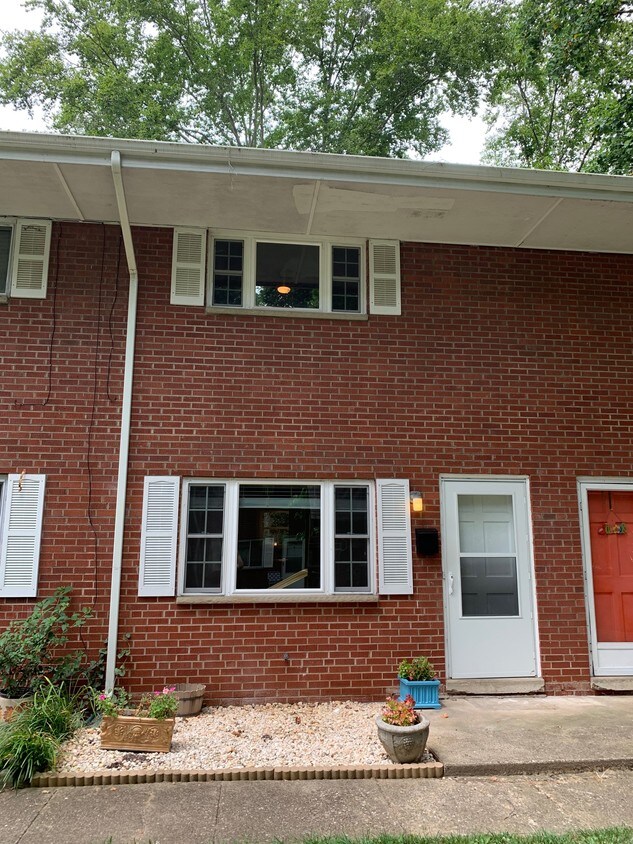 Foto principal - 827 Glendale Ave