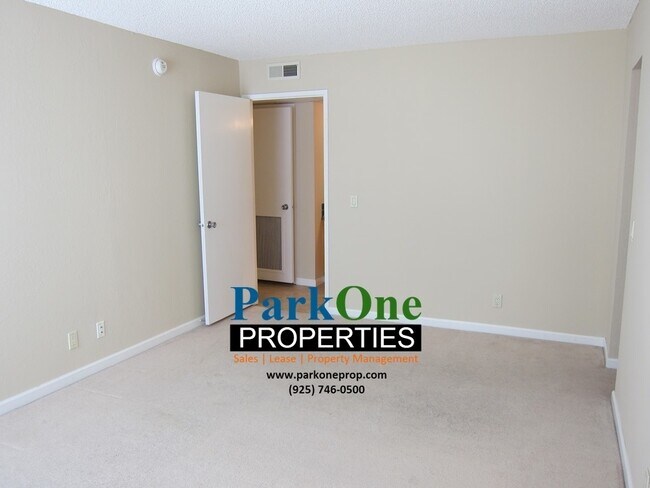 Foto del edificio - Spacious One Bedroom in Walnut Creek Keys!