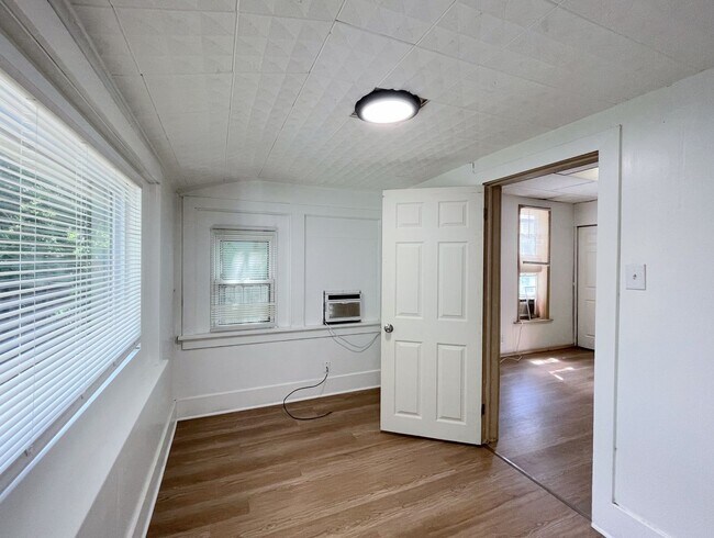 Foto del edificio - Spacious 3 bedroom home