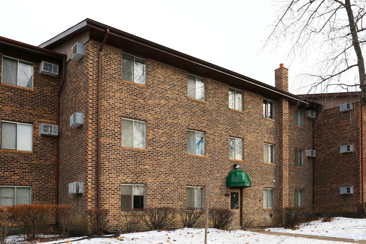 Foto principal - 8123 Waterbury Ct