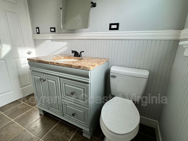 509 Ryland St Unit B, Franklin, VA 23851 Condo for Rent in Franklin