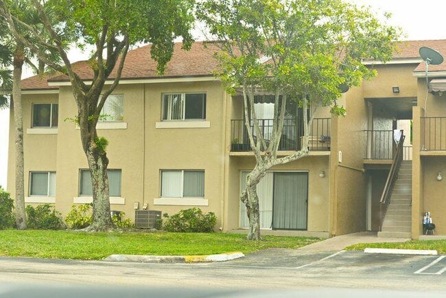 Foto del edificio - 1151 Lake Terry Dr