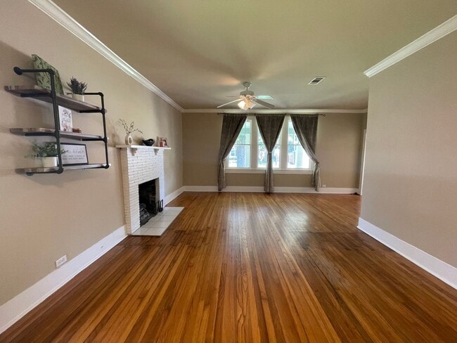 Building Photo - House: Garden District
