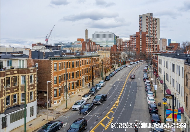 Building Photo - 887 Huntington Ave