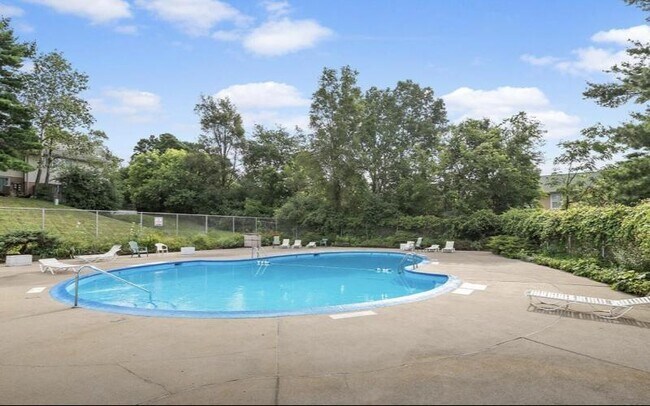 Foto del edificio - 3601 Kenbrooke Ct