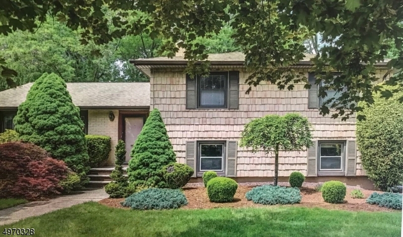 Primary Photo - 65 Springbrook Rd