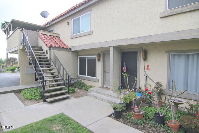 Building Photo - 1432 Royal Oaks Dr