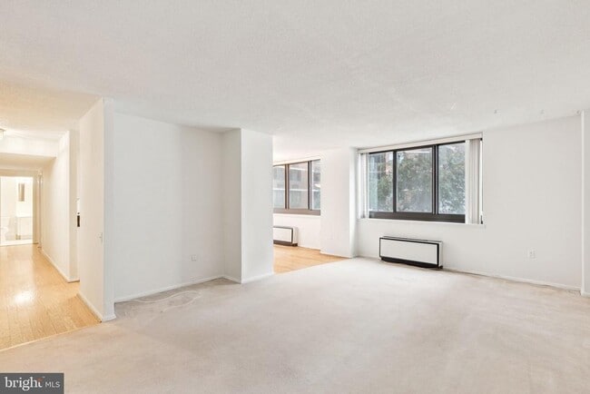 Building Photo - 1420 Locust St