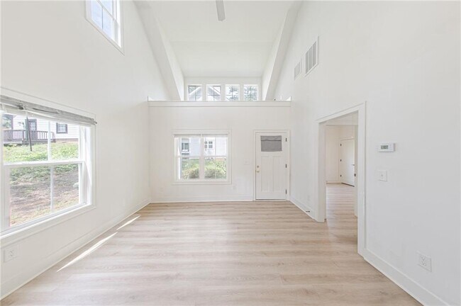 Foto del edificio - 2400 Lowe St NW