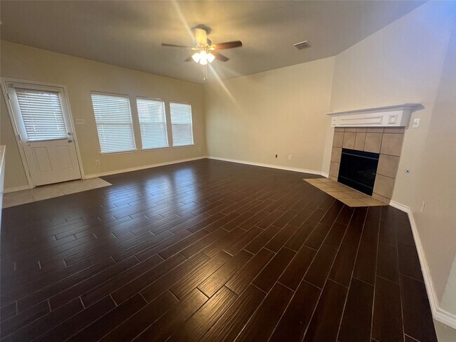 Foto del edificio - 15632 Gatehouse Dr