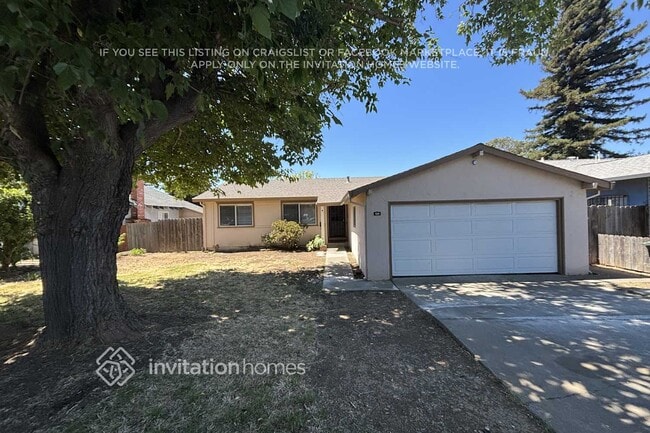 Building Photo - 525 Falcon Dr