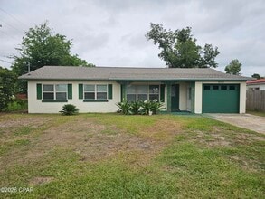 Building Photo - 5701 Lilly St