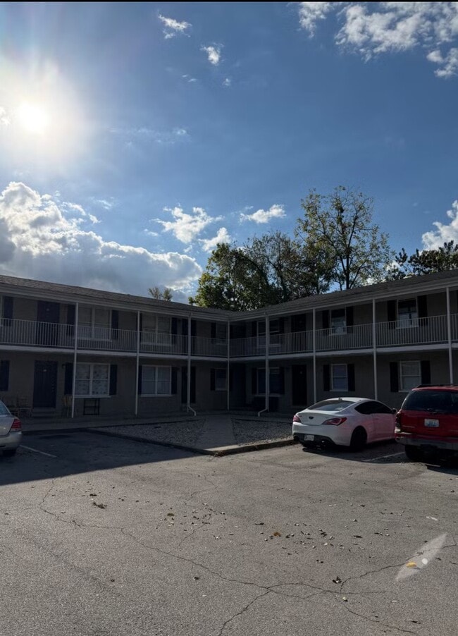 Building Photo - 250 Herndon St